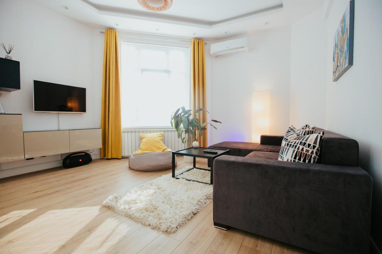 Color Apartments Corneliu Coposu 1A Street Bucarest Extérieur photo