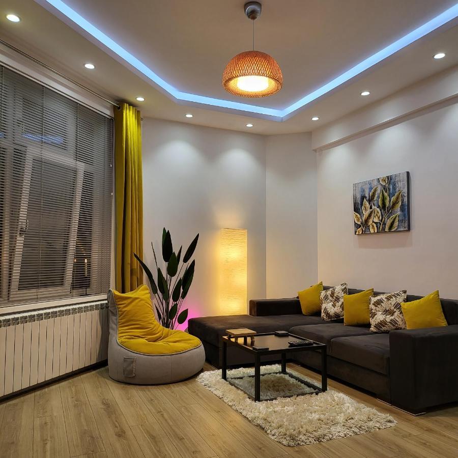 Color Apartments Corneliu Coposu 1A Street Bucarest Extérieur photo